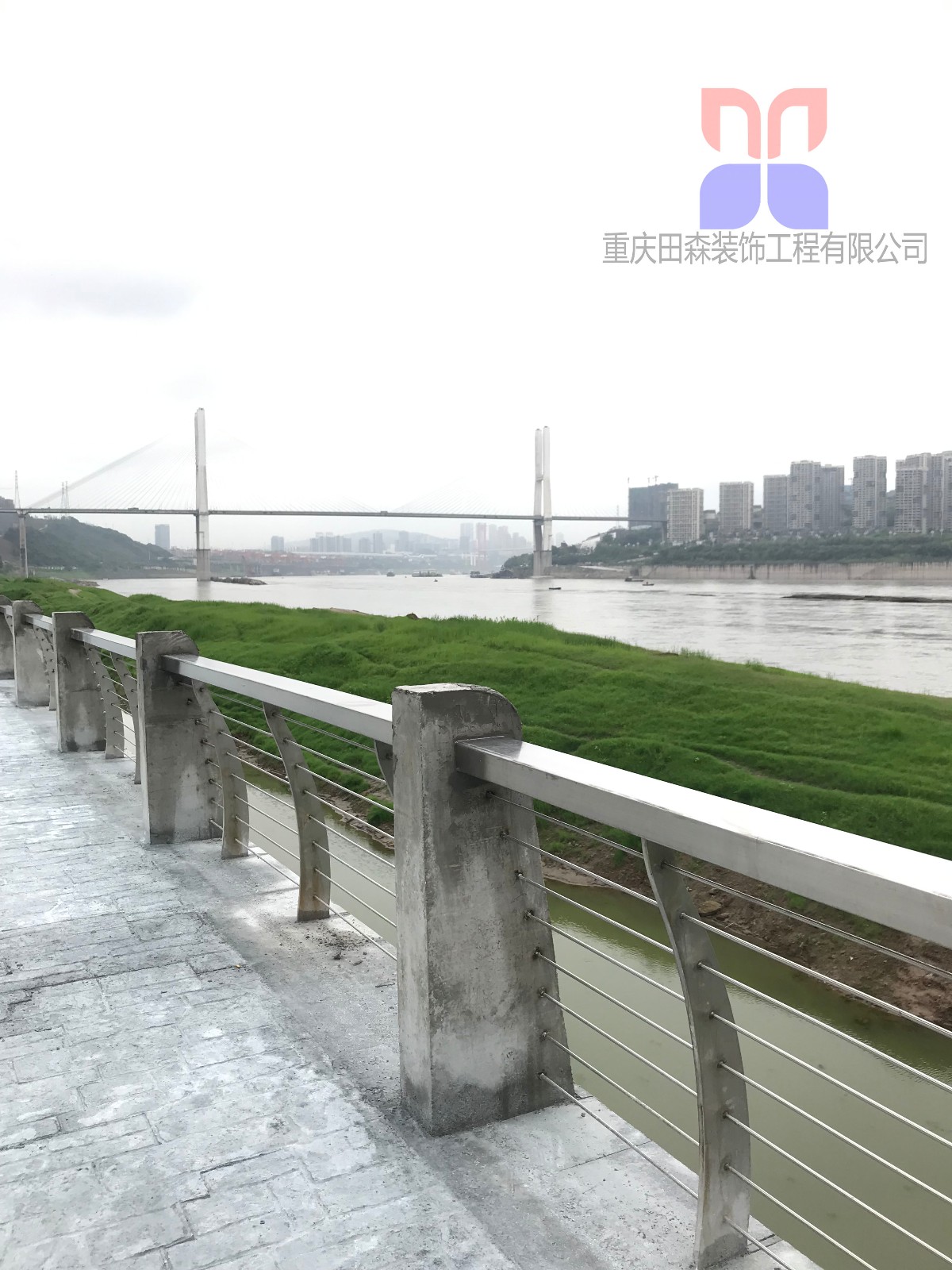 滨江路景观栏杆.jpg